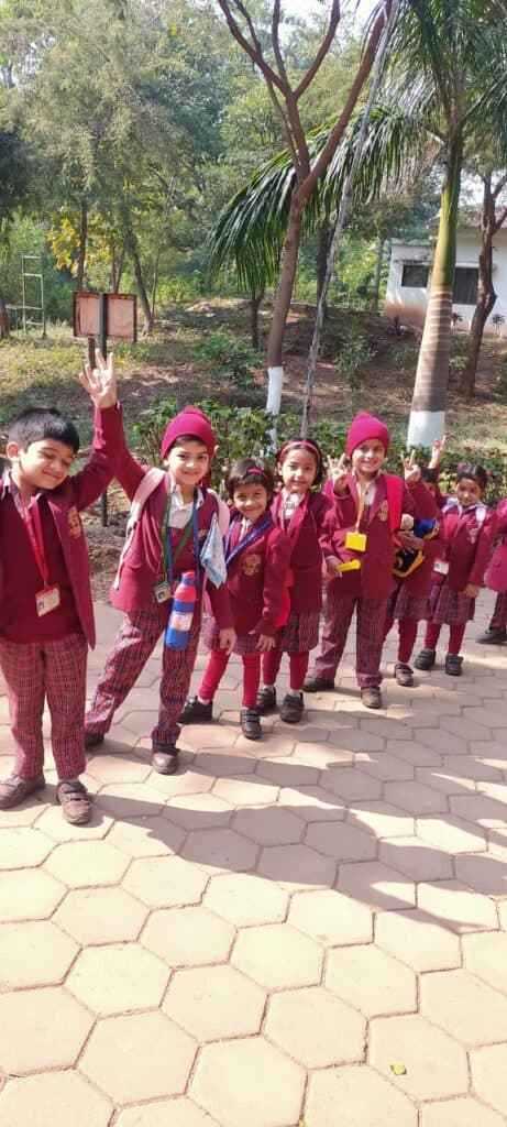 Katni School News : जेपीवी डीएवी के विद्यार्थियों का हुआ शैक्षणिक भ्रमण