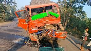 Katni news : टिकरवारा जांच नाके के पास घुसा ट्रक, एक वन कर्मी घायल, बड़ा हादसा टला